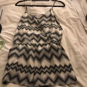 Zig zag print silk romper